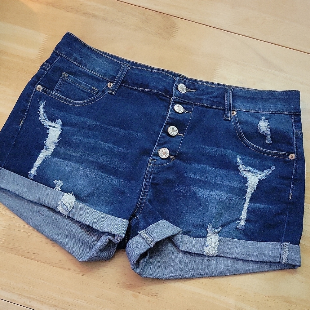 Stylish Blue Denim Women Shorts